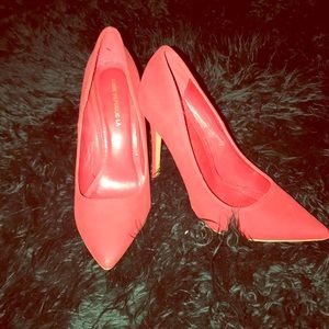Simple Red Pump